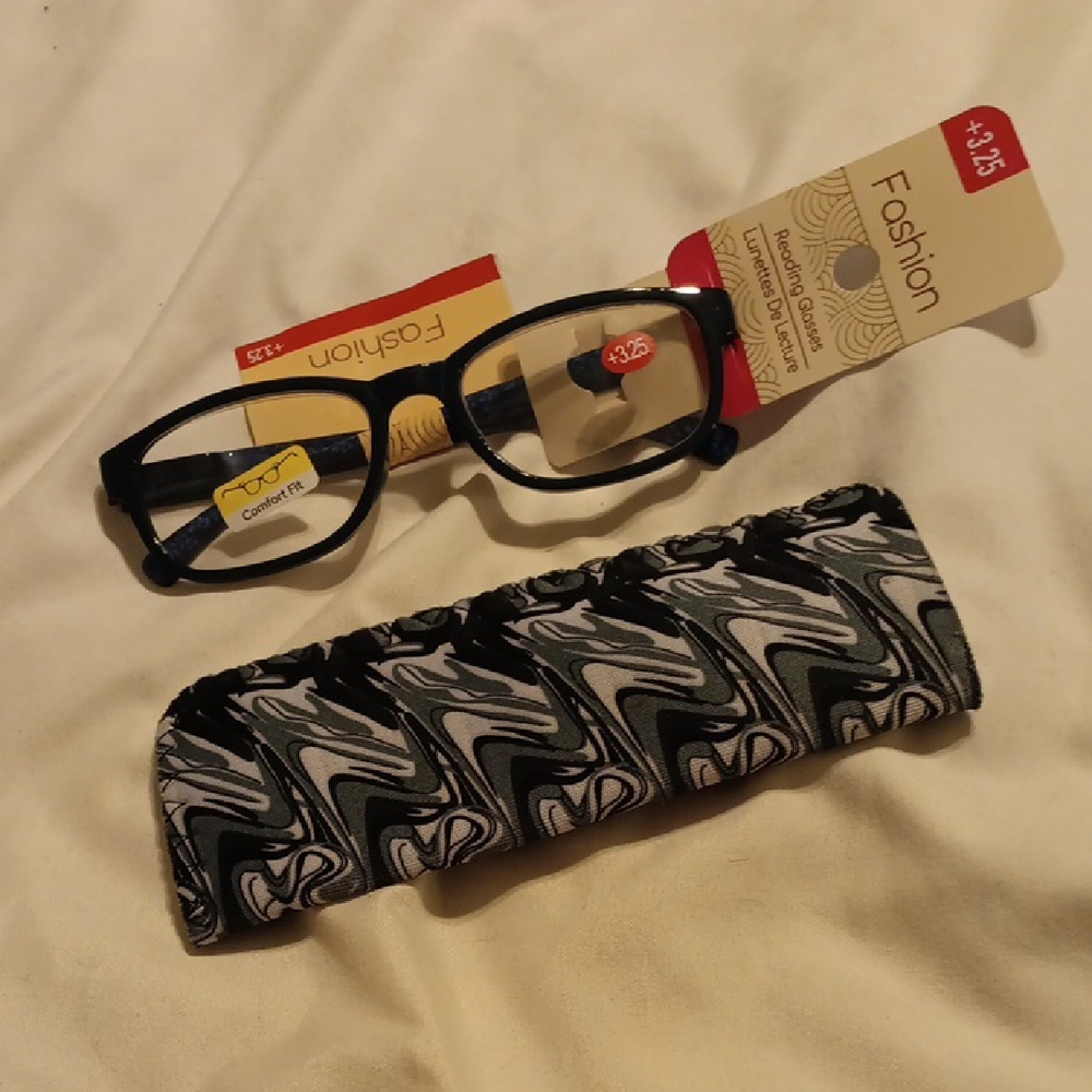 Black and Gray Women's Sunglasses
